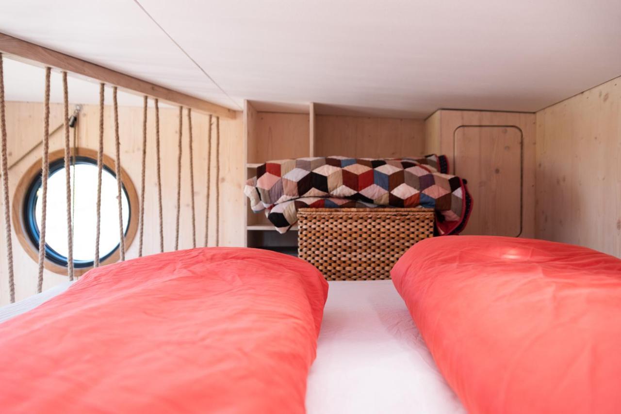 Besonderer Urlaub Auf Hausboot Tystnaden Botel Hamburg