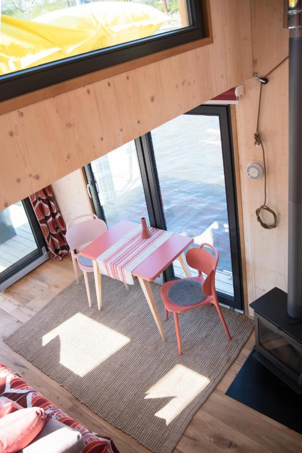 Besonderer Urlaub Auf Hausboot Tystnaden Botel *